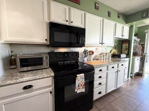 Kitchen - 75 Outer Dr #75, Chicopee, MA 01022 photo 2 of 5