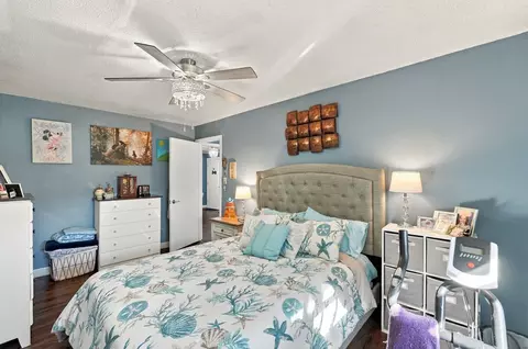 Bedroom - 75 Outer Dr #75, Chicopee, MA 01022 photo 1 of 2