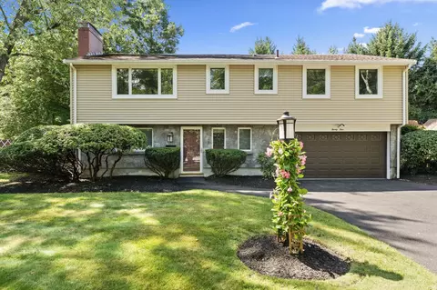 24 Styles Dr, Peabody, MA 01960