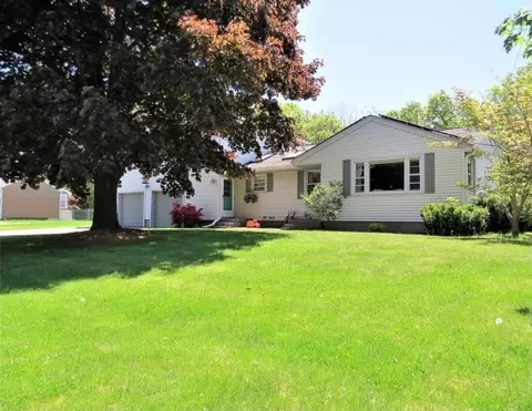 5 Bedford Dr, Grafton, MA 01536
