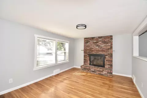 Living - 66 Curve St, Springfield, MA 01104 photo 4 of 4