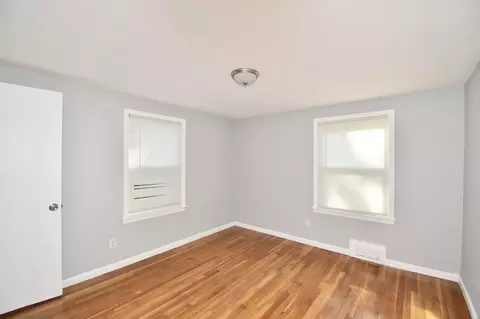 Bedroom - 66 Curve St, Springfield, MA 01104 photo 3 of 6