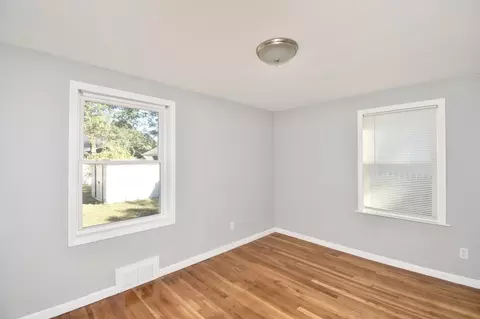 Bedroom - 66 Curve St, Springfield, MA 01104 photo 1 of 6