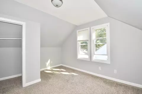 Bedroom - 66 Curve St, Springfield, MA 01104 photo 4 of 6