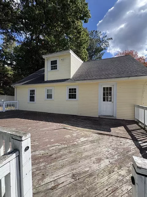 Exterior - 18 Pope Rd, Acton, MA 01720 photo 5 of 10