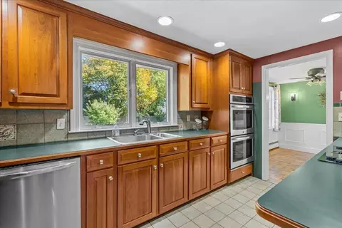 Kitchen - 532 Hatherly Rd, Scituate, MA 02066 photo 3 of 3