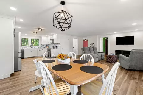 Dining - 12 Nelson Ave, Georgetown, MA 01833 photo 4 of 5