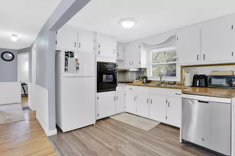 Entry Way - 94 Cora Ave, Chicopee, MA 01013 photo 1 of 2