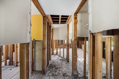 Entry Way - 11 Arnold Rd, Hingham, MA 02043 photo 6 of 7