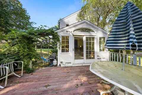 Exterior - 11 Arnold Rd, Hingham, MA 02043 photo 4 of 4