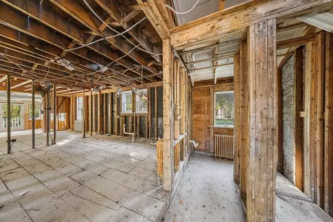 Entry Way - 11 Arnold Rd, Hingham, MA 02043 photo 1 of 7