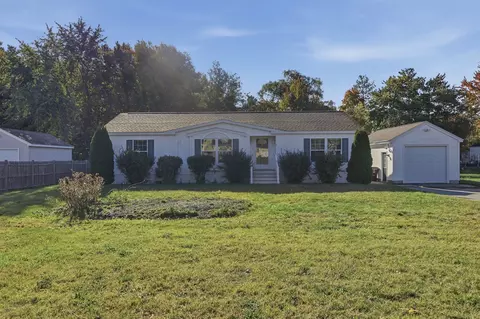 2 Kendell Ln, Salisbury, MA 01952