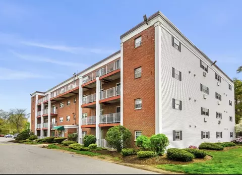 26 Greentree Ln #31, Weymouth, MA 02190