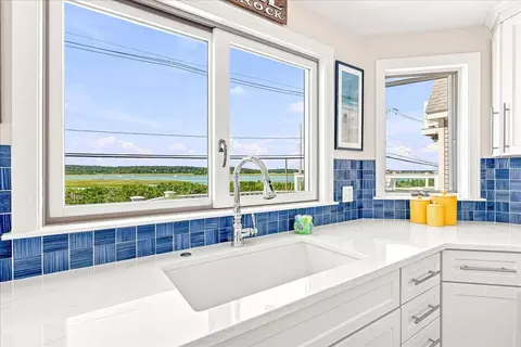 Kitchen - 148 Central Ave, Marshfield, MA 02050 photo 3 of 4