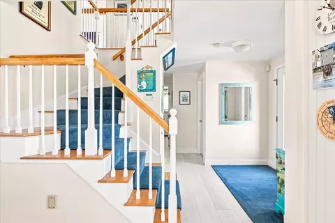 Entry Way - 148 Central Ave, Marshfield, MA 02050 photo 2 of 3