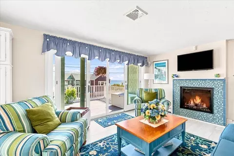 Living - 148 Central Ave, Marshfield, MA 02050 photo 1 of 2