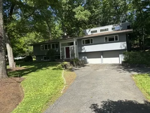 1 Holiday Rd, Wayland, MA 01778