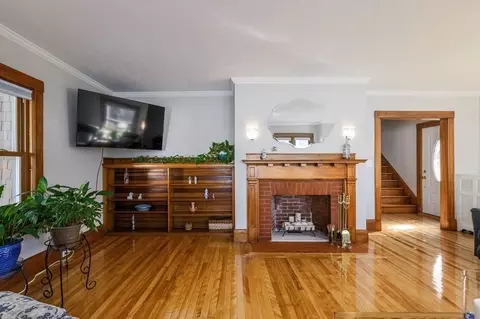 Living - 15 Davidson Rd, Worcester, MA 01605 photo 1 of 3