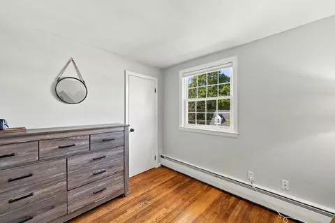 Bedroom - 18 Forest St, Wakefield, MA 01880 photo 2 of 7
