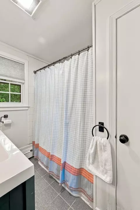 Bath - 18 Forest St, Wakefield, MA 01880 photo 3 of 5