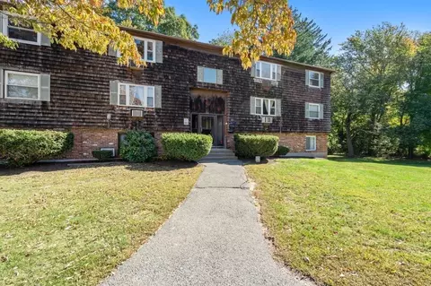 137 John A Dunn Memorial Dr #6, Rockland, MA 02370