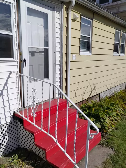 Exterior - 24 Bay St, Springfield, MA 01109 photo 6 of 6