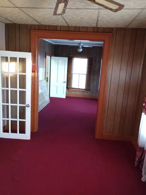 Living - 24 Bay St, Springfield, MA 01109 photo 1 of 1
