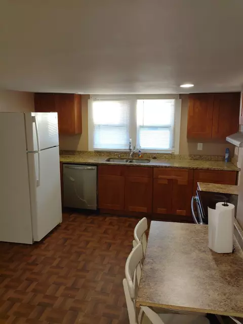 Kitchen - 24 Bay St, Springfield, MA 01109 photo 3 of 5