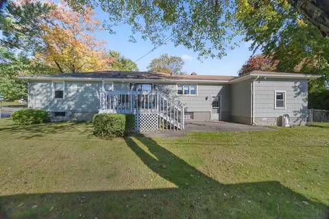 Exterior - 26 Crowningshield Rd, Worcester, MA 01604 photo 3 of 6