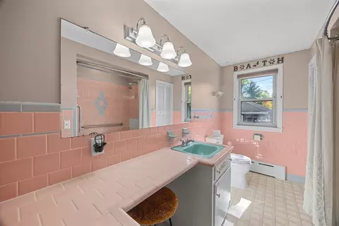 Bath - 26 Crowningshield Rd, Worcester, MA 01604 photo 1 of 3