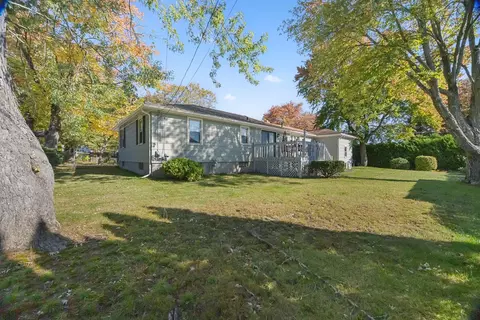 Exterior - 26 Crowningshield Rd, Worcester, MA 01604 photo 4 of 6