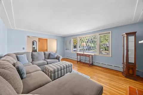 Living - 26 Crowningshield Rd, Worcester, MA 01604 photo 2 of 3