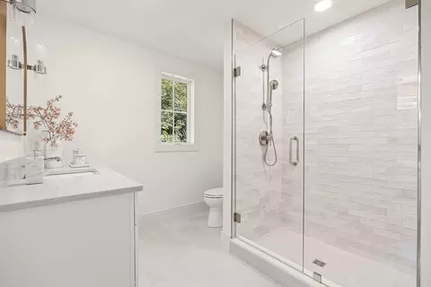 Bath - 39 Macarthur Rd, Wellesley, MA 02482 photo 5 of 8