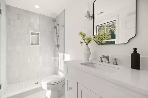 Bath - 39 Macarthur Rd, Wellesley, MA 02482 photo 4 of 8