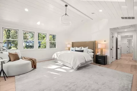 Bedroom - 39 Macarthur Rd, Wellesley, MA 02482 photo 1 of 6