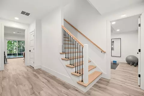 Entry Way - 39 Macarthur Rd, Wellesley, MA 02482 photo 6 of 6