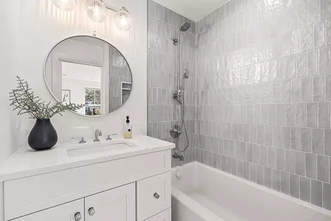 Bath - 39 Macarthur Rd, Wellesley, MA 02482 photo 7 of 8