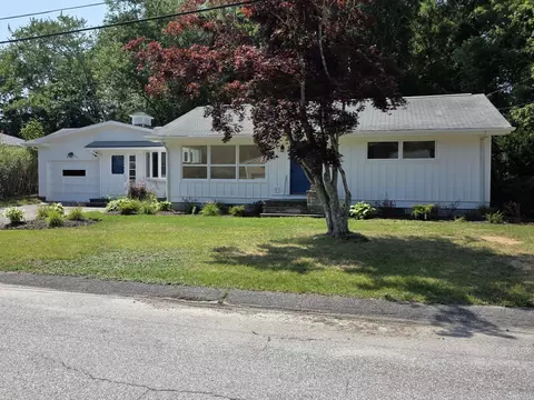 20 Faulkner St, Westport, MA 02790