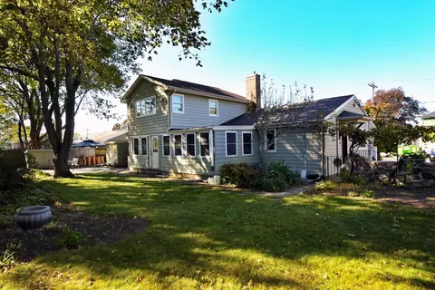 Exterior - 14 Broad St, Danvers, MA 01923 photo 4 of 7