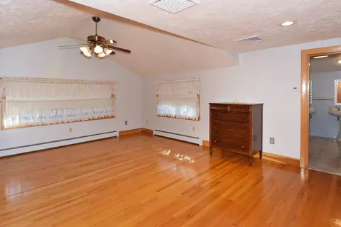 Bedroom - 14 Broad St, Danvers, MA 01923 photo 4 of 7