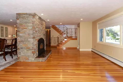 Living - 14 Broad St, Danvers, MA 01923 photo 1 of 5