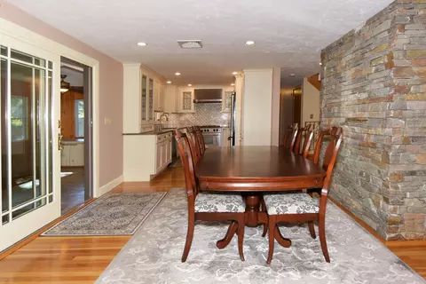 Dining - 14 Broad St, Danvers, MA 01923 photo 2 of 3