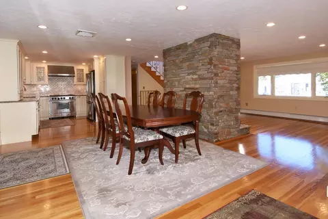 Dining - 14 Broad St, Danvers, MA 01923 photo 1 of 3