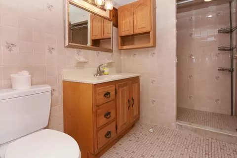 Bath - 14 Broad St, Danvers, MA 01923 photo 6 of 6