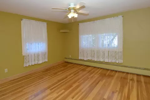Bedroom - 14 Broad St, Danvers, MA 01923 photo 2 of 7