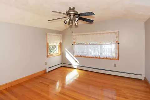 Bedroom - 14 Broad St, Danvers, MA 01923 photo 7 of 7