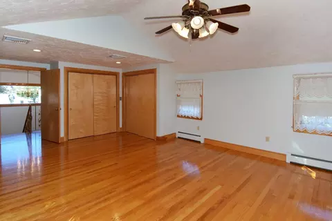 Bedroom - 14 Broad St, Danvers, MA 01923 photo 5 of 7
