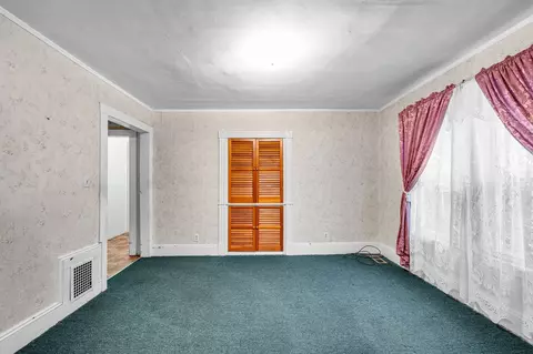 Living - 26 Denton Cir, Springfield, MA 01104 photo 3 of 3