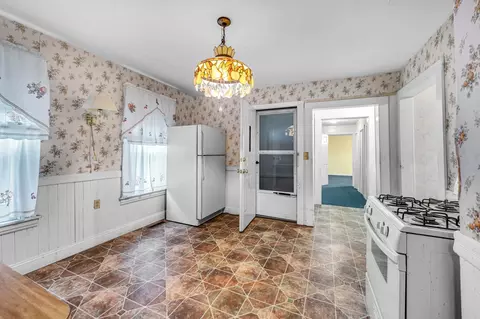 Kitchen - 26 Denton Cir, Springfield, MA 01104 photo 2 of 2