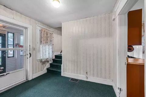 Entry Way - 26 Denton Cir, Springfield, MA 01104 photo 5 of 5